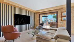 Ático en venta en Medina de Banús, Nueva Andalucia