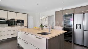 Villa for sale in El Paraiso, Estepona East