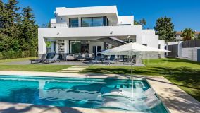 Villa en venta en Atalaya, Estepona Este