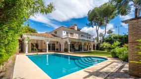 Villa for sale in Paraiso Barronal, Estepona Öst