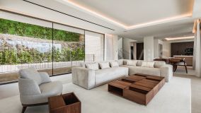 Villa for sale in Altos del Paraiso, Benahavis