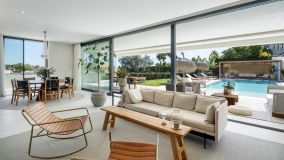 Villa en venta en La Cerquilla, Nueva Andalucia