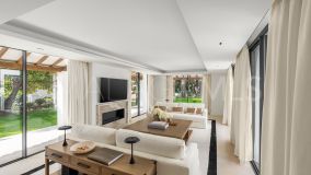 Villa for sale in Las Brisas, Nueva Andalucia