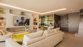 Zweistöckiges Penthouse zu verkaufen in Marina de Puente Romano, Marbella Goldene Meile