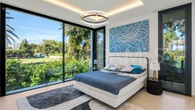 Villa for sale in Atalaya, Estepona Est