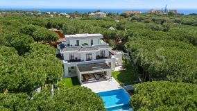 Villa for sale in Hacienda las Chapas, Marbella Öst