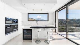 Villa for sale in Lomas de La Quinta, Benahavis