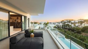 Villa for sale in La Resina Golf, Estepona East