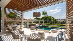 Villa en venta en Nueva Andalucia, Marbella