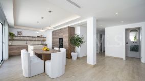 Villa en venta en Nueva Andalucia, Marbella