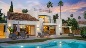 Villa en venta en Nueva Andalucia, Marbella