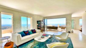 Duplex apartment with open sea views in Benahavis