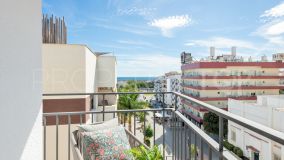 Ático Totalmente Renovado con Impresionantes Vistas al Mar en San Pedro de Alcántara