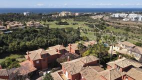 Semidetached villa 6 bedroom villa in a gated community in Santa Clara Golf Course, Marbella