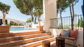 Villa en venta en Nueva Andalucia, Marbella