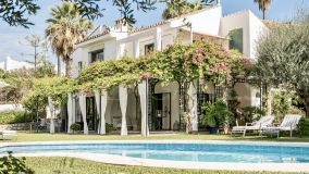 Hus i byn for sale in Nueva Andalucia, Marbella