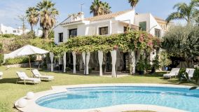 Casa en venta en Nueva Andalucia, Marbella