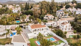 Casa en venta en El Rosario, Marbella Este