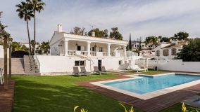 Casa en venta en El Rosario, Marbella Este