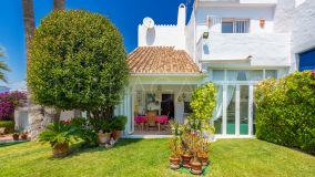 Adosado en venta en Nueva Andalucia, Marbella