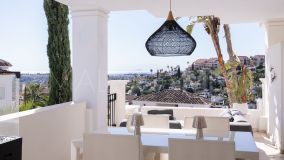 Apartamento en venta en Nueva Andalucia, Marbella