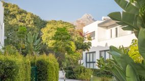 Radhus for sale in Los Naranjos, Nueva Andalucia