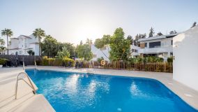Radhus for sale in Los Naranjos, Nueva Andalucia