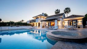 Luxurious Family Villa in Los Flamingos: A Haven of Elegance