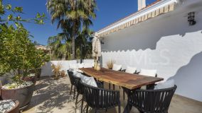 Apartamento en venta en Nueva Andalucia, Marbella