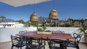 Apartamento en venta en Nueva Andalucia, Marbella