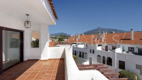 Lägenhet for sale in Nueva Andalucia, Marbella