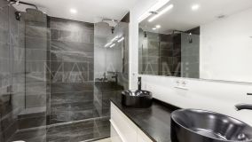Apartamento en venta en Nueva Andalucia, Marbella