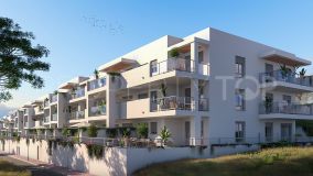 Luxurious Living in Coastal Benalmádena: Unveiling a Prime Residential Oasis