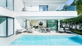Villa moderna exquisita: Su hogar de sueños en la Milla de Oro de Marbella.