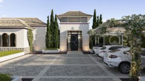 Se vende villa en Nueva Andalucia de 6 dormitorios