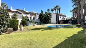 Adosado en venta en Bel Air, Estepona
