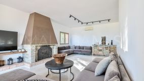 Villa for sale in Buenas Noches, Estepona West