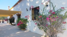 Country house in picturesque area in Mijas