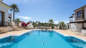 Villa for sale in El Paraiso, Estepona East