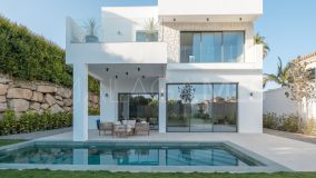 Villa for sale in Estepona