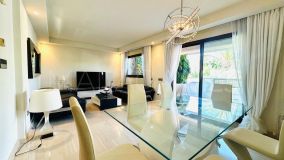 Tvåvåningslägenhet for sale in Nueva Andalucia, Marbella