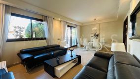 Tvåvåningslägenhet for sale in Nueva Andalucia, Marbella