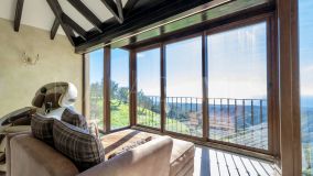 Villa for sale in La Mairena, Marbella East
