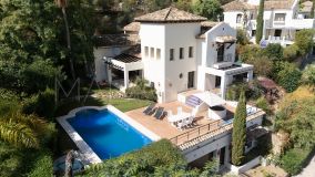Villa en venta en Los Arqueros, Benahavis