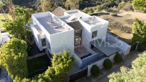 Villa for sale in Los Arqueros, Benahavis