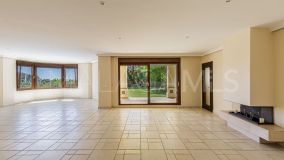 Villa for sale in Los Arqueros, Benahavis