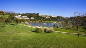 Apartamento en venta en Los Arqueros, Benahavis