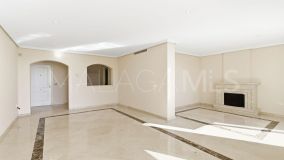 Lägenhet for sale in Los Arqueros, Benahavis