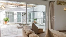 Villa for sale in El Paraiso, Estepona East