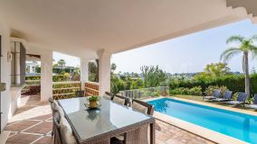 Villa for sale in El Paraiso, Estepona East